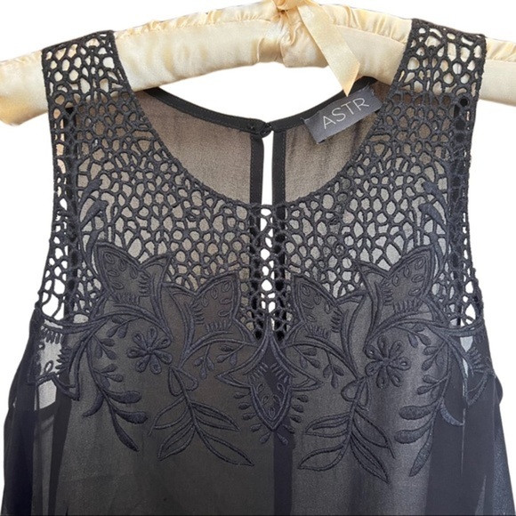 Astr Tops - ASTR black sheer sleeveless blouse |black lace trimmed tank|small